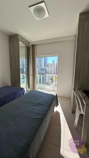 Quarto com sacada