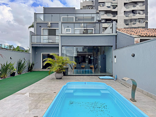 Luxo a Passos da Praia no Centro, Matinhos