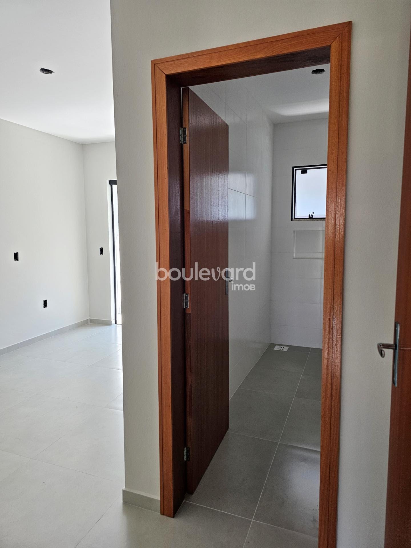 Casa à venda com 2 quartos, 2 suítes, 2 vagas e 110m² no Lisboa, São José (SC) — foto 4 de 9