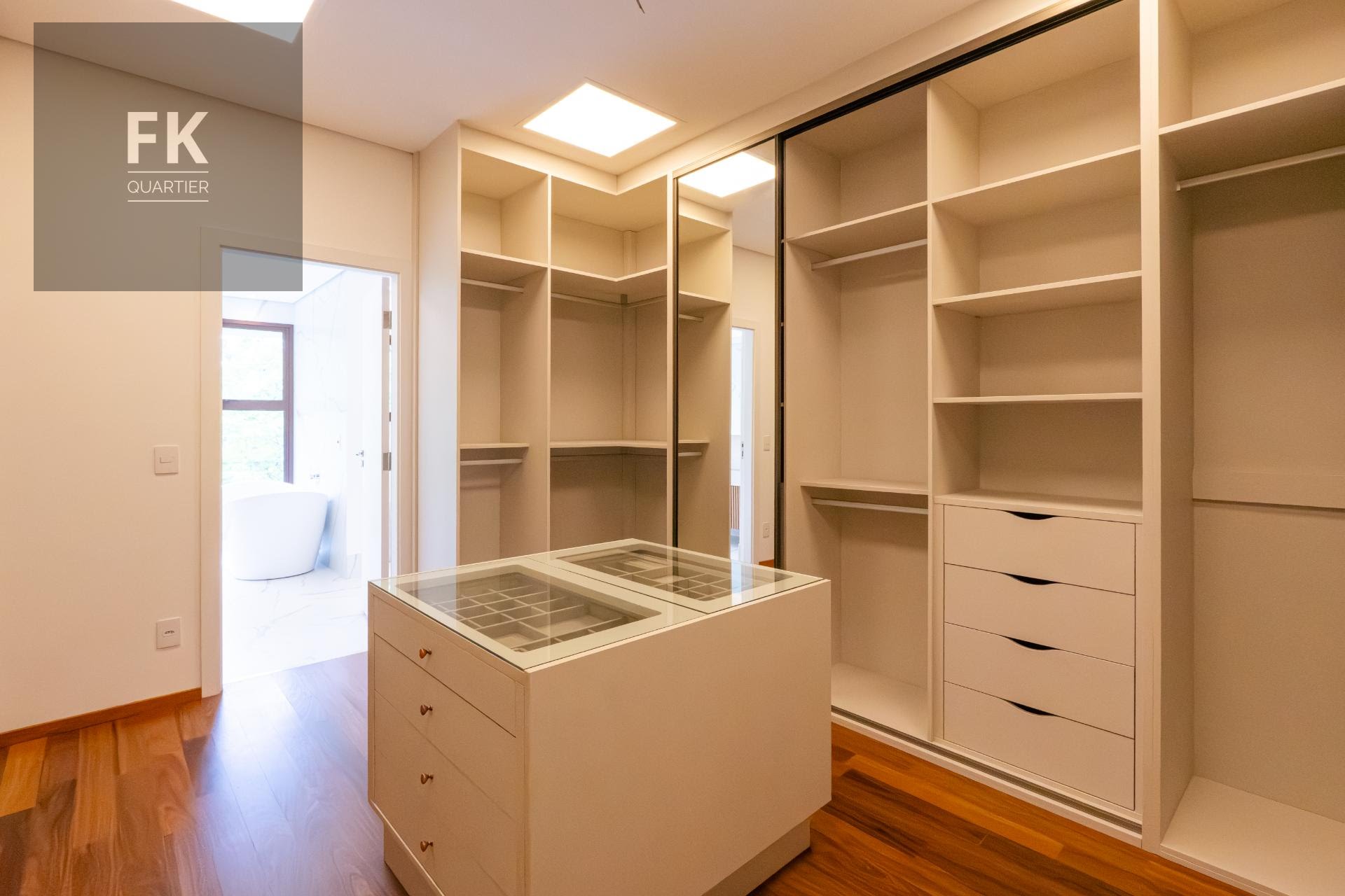 Casa à venda com 4 quartos, 4 suítes, 10 vagas e 1050m² no Colinas da Anhanguera, Santana de Parnaíba (SP) — foto 22 de 30