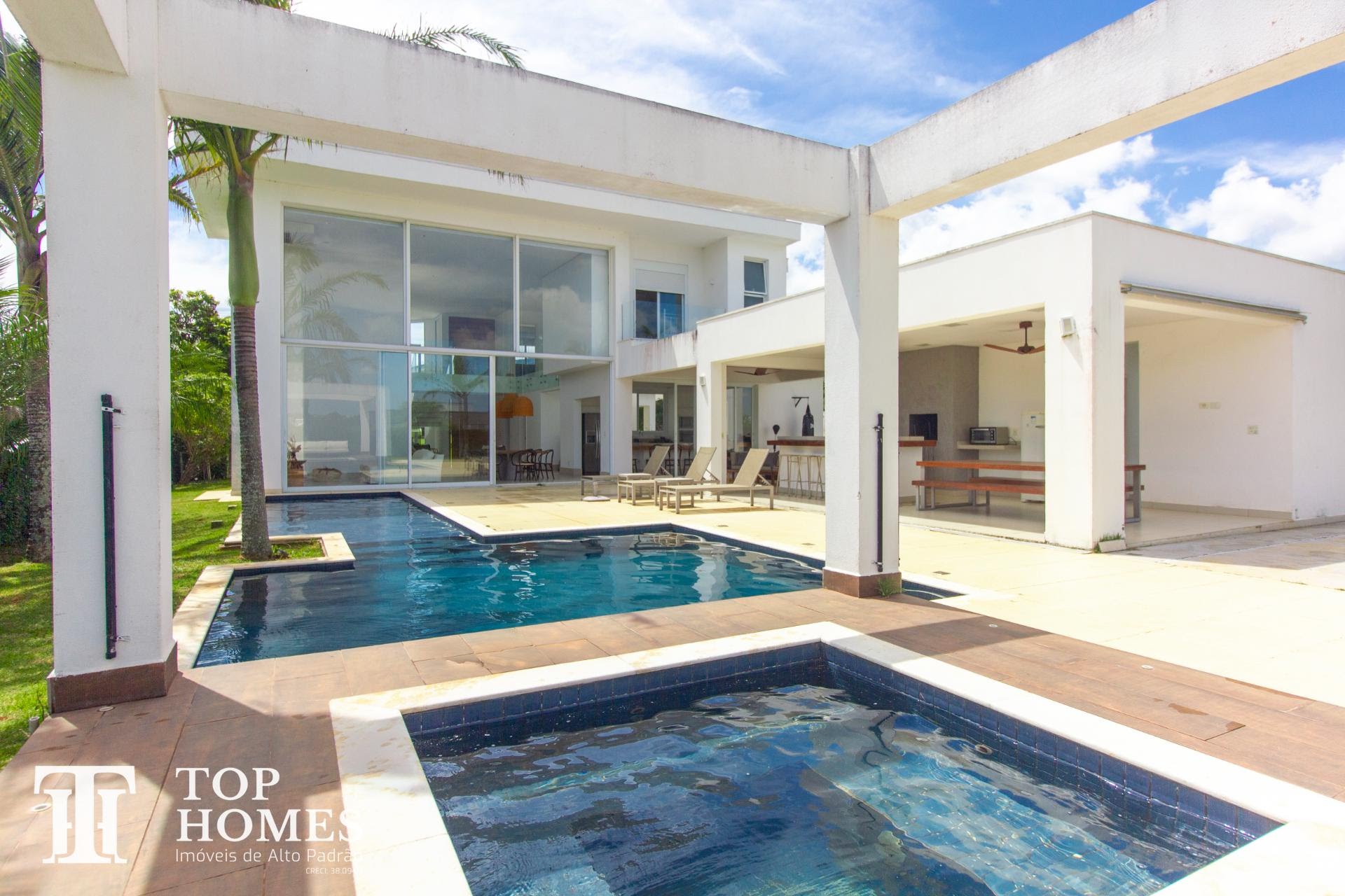 Casa de alto padrão à venda no condomínio Portal Japy Golf em Cabreúva