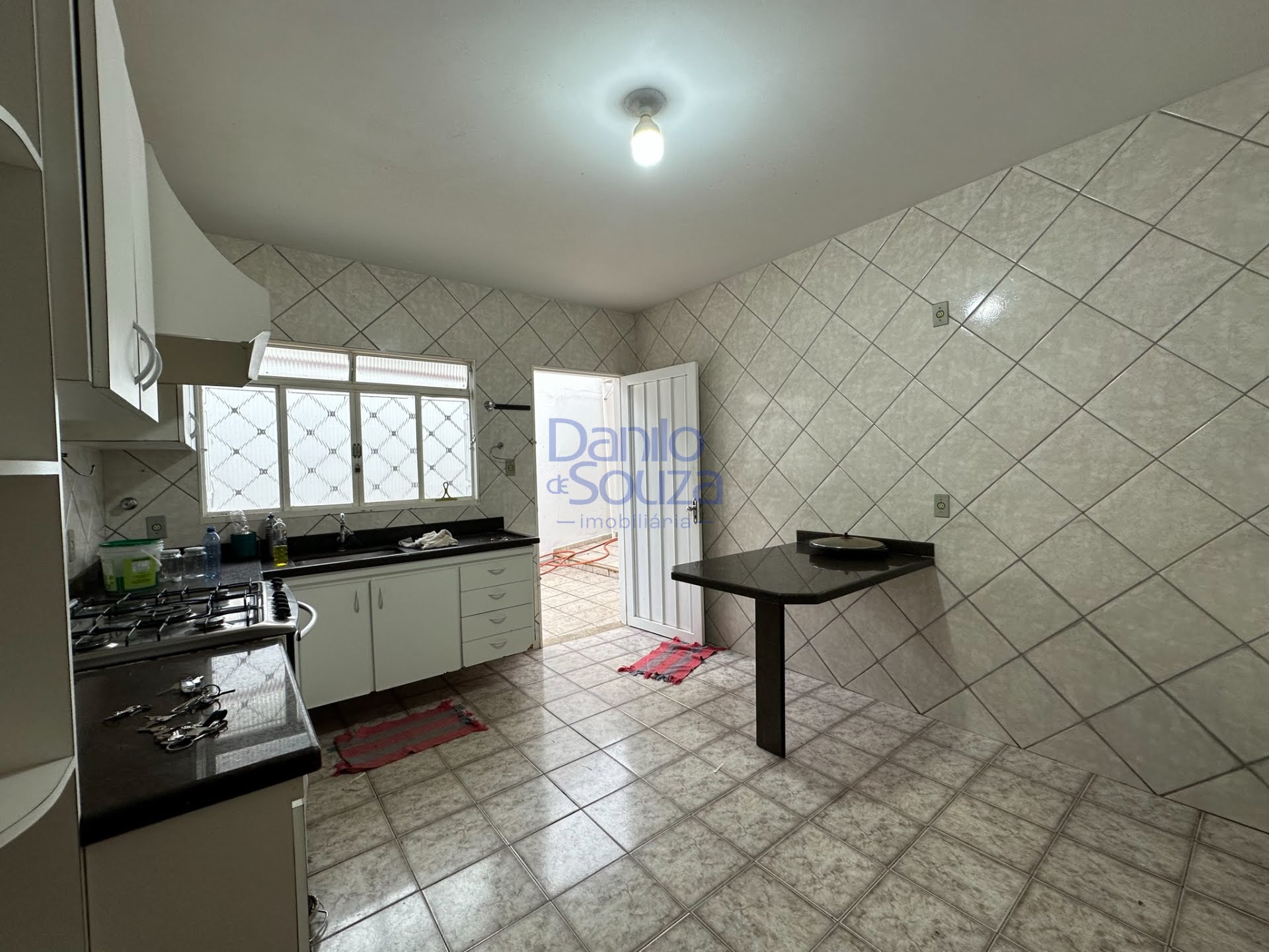 Casa à venda com 3 quartos, 1 suíte, 4 vagas e 744m² no Vila Santa Terezinha, Araxá (MG) — foto 15 de 22