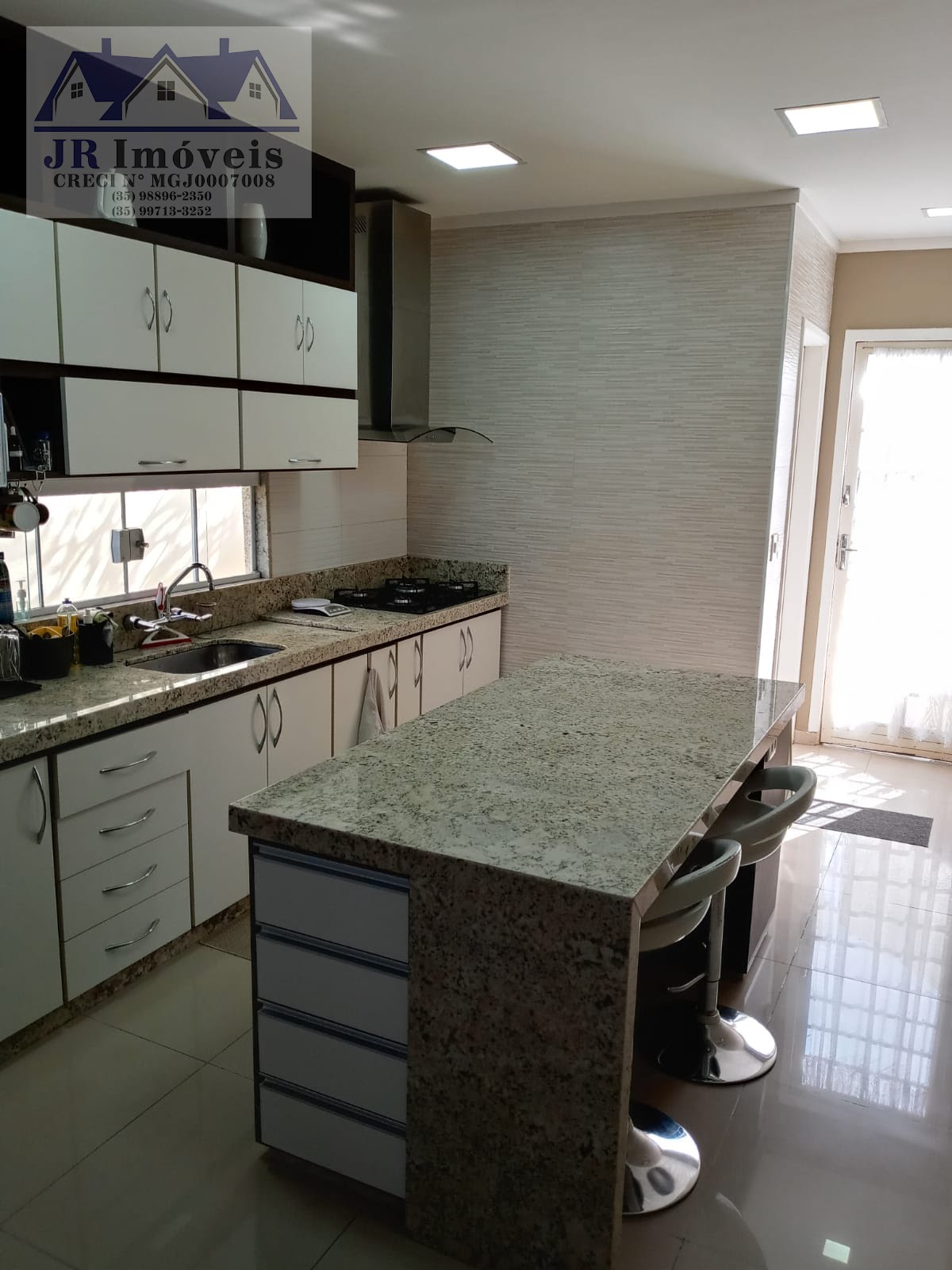 Casa à venda com 3 suítes, 2 vagas e 360m² no Jardim Beira Rio, Piranguinho (MG) — foto 18 de 30