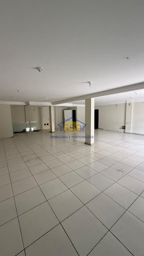 Loja/Salão em Parque Residencial Laranjeiras - Serra, ES