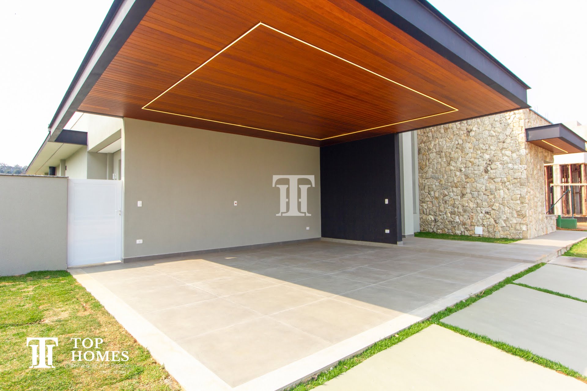 Casa térrea de alto padrão à venda no condomínio Portal Japy Golf Club em Cabreúva/SP