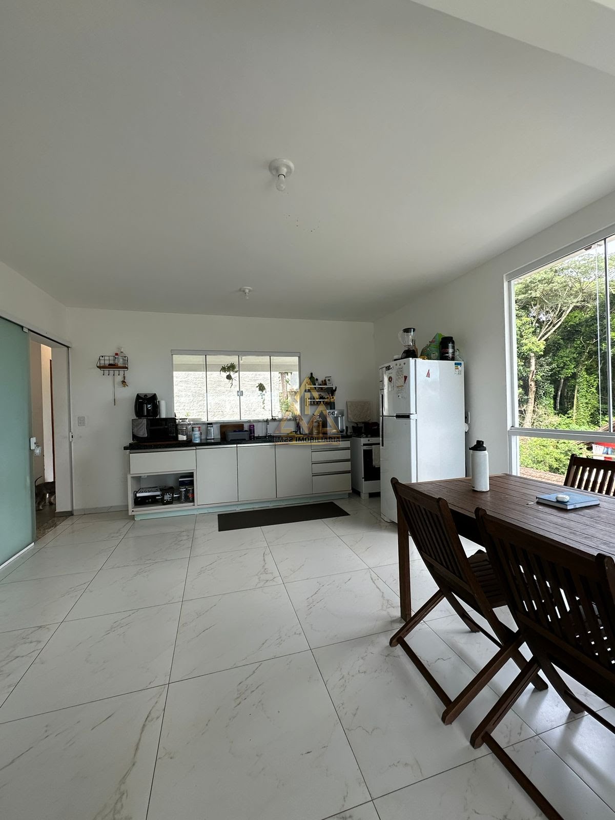 Casa à venda com 4 quartos, 4 banheiros, 2 vagas e 220m² no Água Verde, Blumenau (SC) — foto 7 de 23