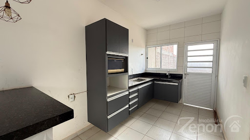 Casa à Venda no Condomínio Ecoville 2 em Adamantina