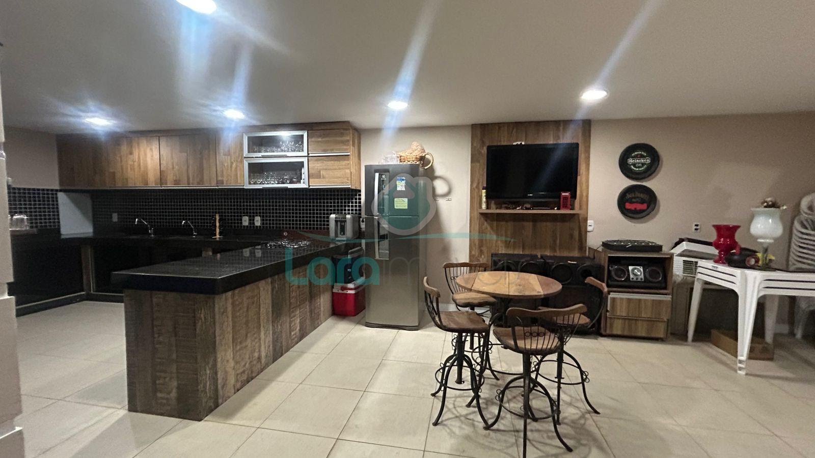 Casa à venda com 4 quartos, 2 suítes, 6 vagas e 383m² no Lagoa, Macaé (RJ) — foto 18 de 26