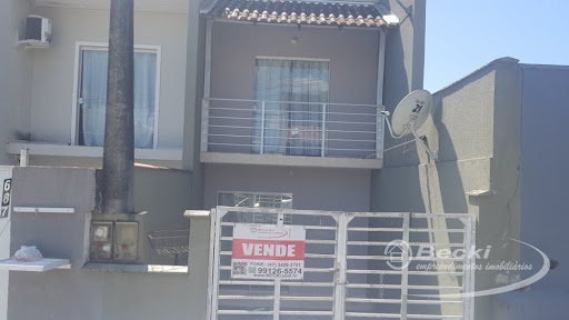Casa à Venda no Jarivatuba, Joinville | 2 Quartos, R$270mil