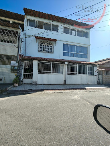 Casa Duplex 4 quartos, 3 suítes  em Hélio Ferraz  -  Serra