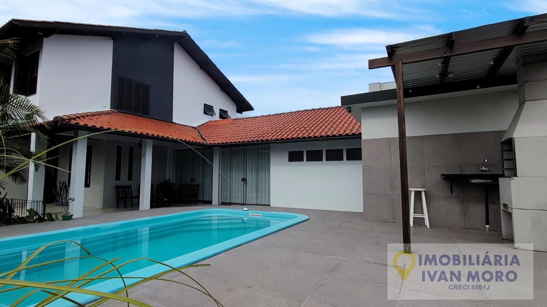 Casa para alugar com 4 quartos, 1 suíte, 2 vagas e 190m² no Daniela, Florianópolis (SC) — foto 13 de 30