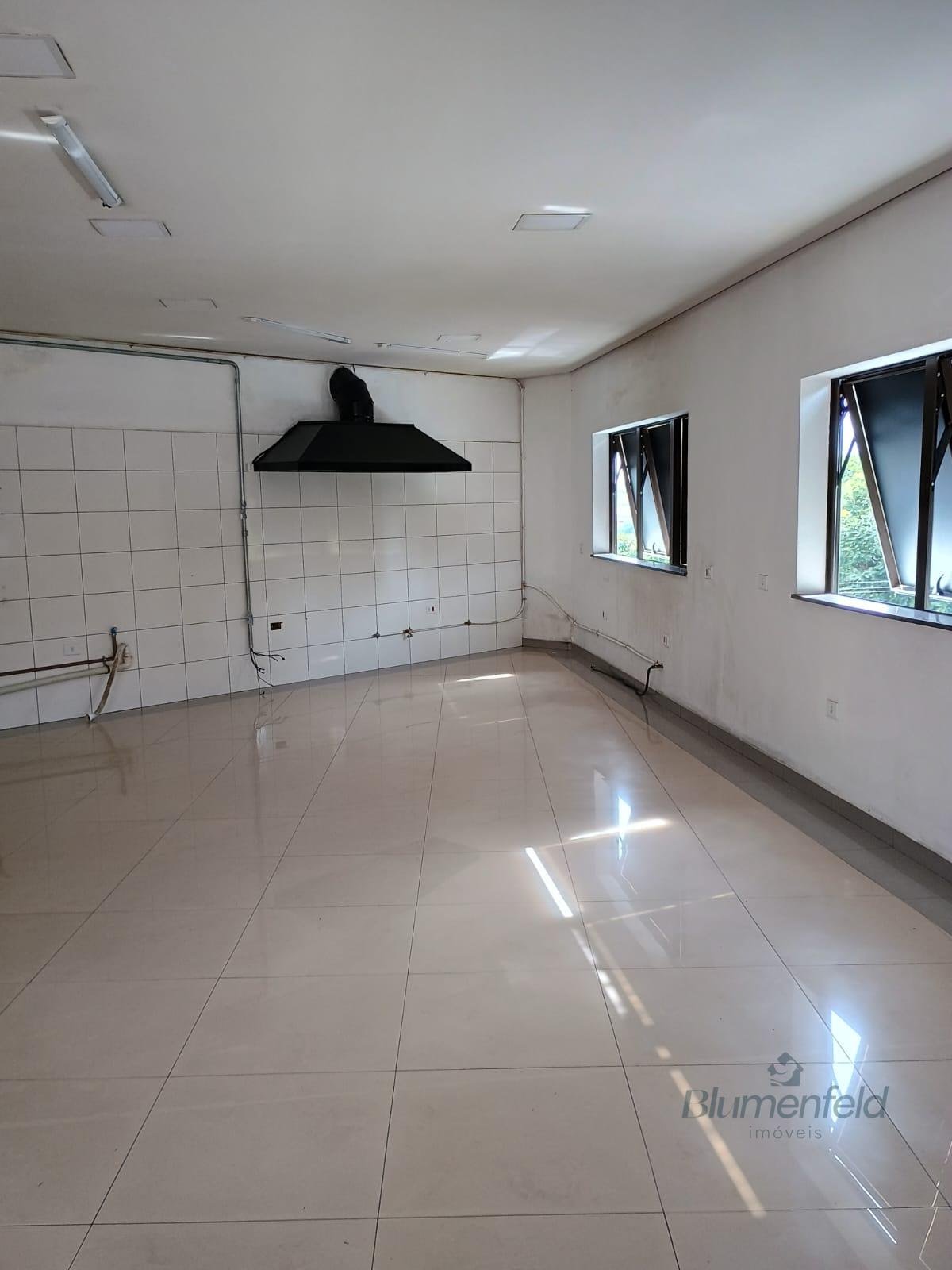 Comercial para alugar com 5 banheiros e 300m² no Centro, Arujá (SP) — foto 18 de 30