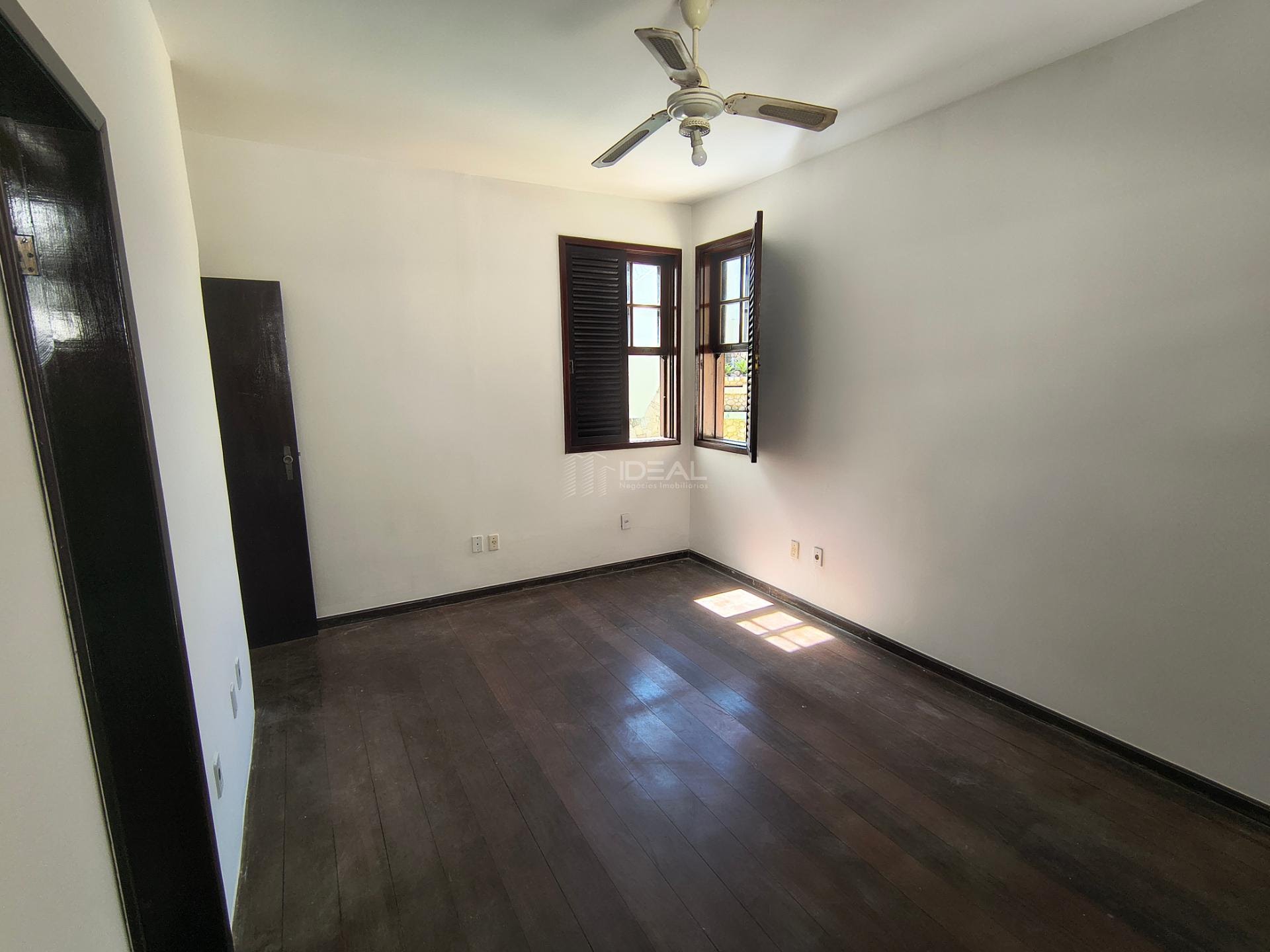Casa para alugar com 4 quartos, 1 suíte, 4 vagas e 180m² no Flamboyant, Campos dos Goytacazes (RJ) — foto 20 de 30