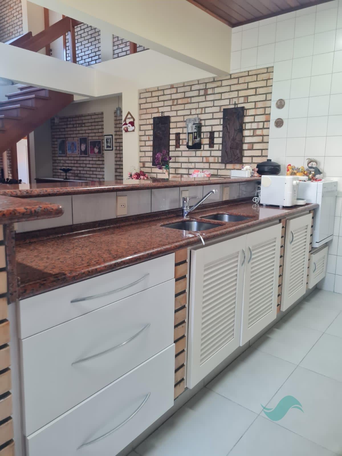 Casa à venda com 3 quartos, 2 suítes, 2 vagas e 350m² no Jurerê, Florianópolis (SC) — foto 17 de 18