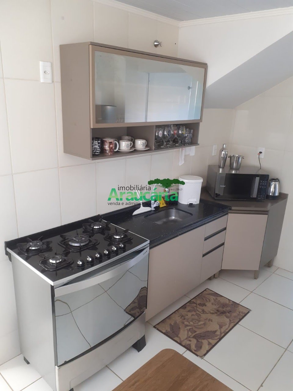 Cozinha com móvel