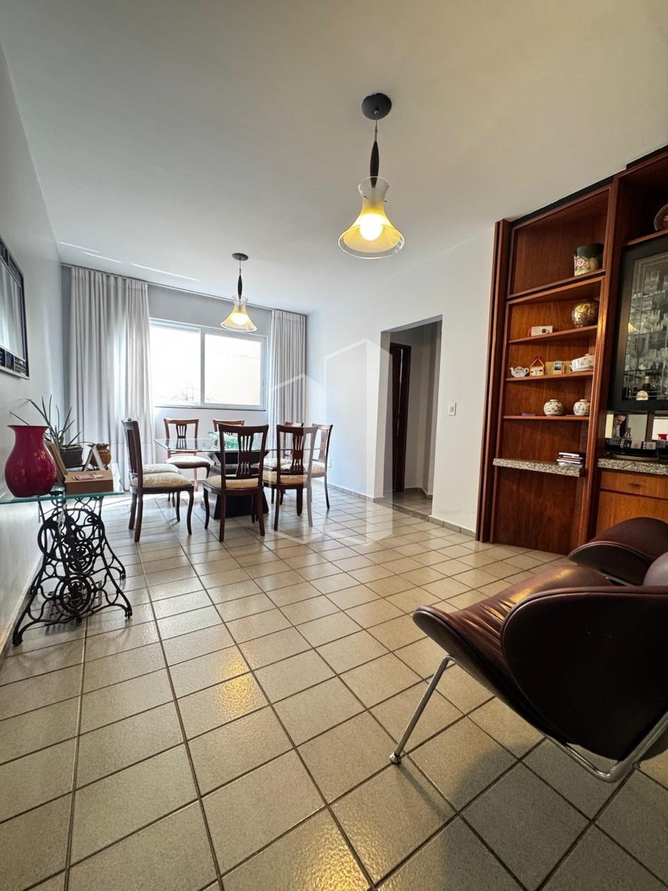 Casa à venda com 4 quartos, 2 suítes, 4 vagas e 246m² no Jardim América, Goiânia (GO) — foto 3 de 18