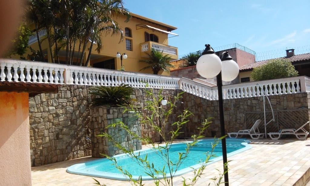 Casa à venda com 3 quartos, 2 suítes, 4 vagas e 500m² no Jordanópolis, Arujá (SP) — foto 3 de 11