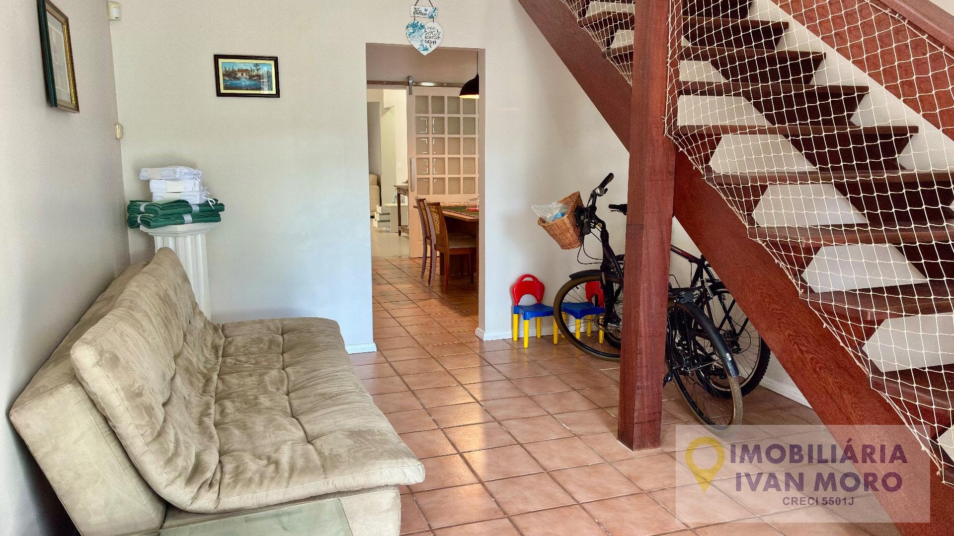 Casa para alugar com 6 quartos, 1 suíte, 2 vagas e 270m² no Daniela, Florianópolis (SC) — foto 21 de 30