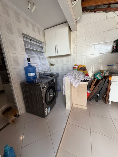 Casa à Venda em Condomínio em Cotia – 2 Dormitórios e Quintal