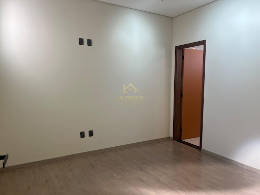 Casa em Condomínio no Jardim Eucaliptos em Sorocaba, 153m²,  03 dormitórios, 01 suíte , 02 vagas de garagem.