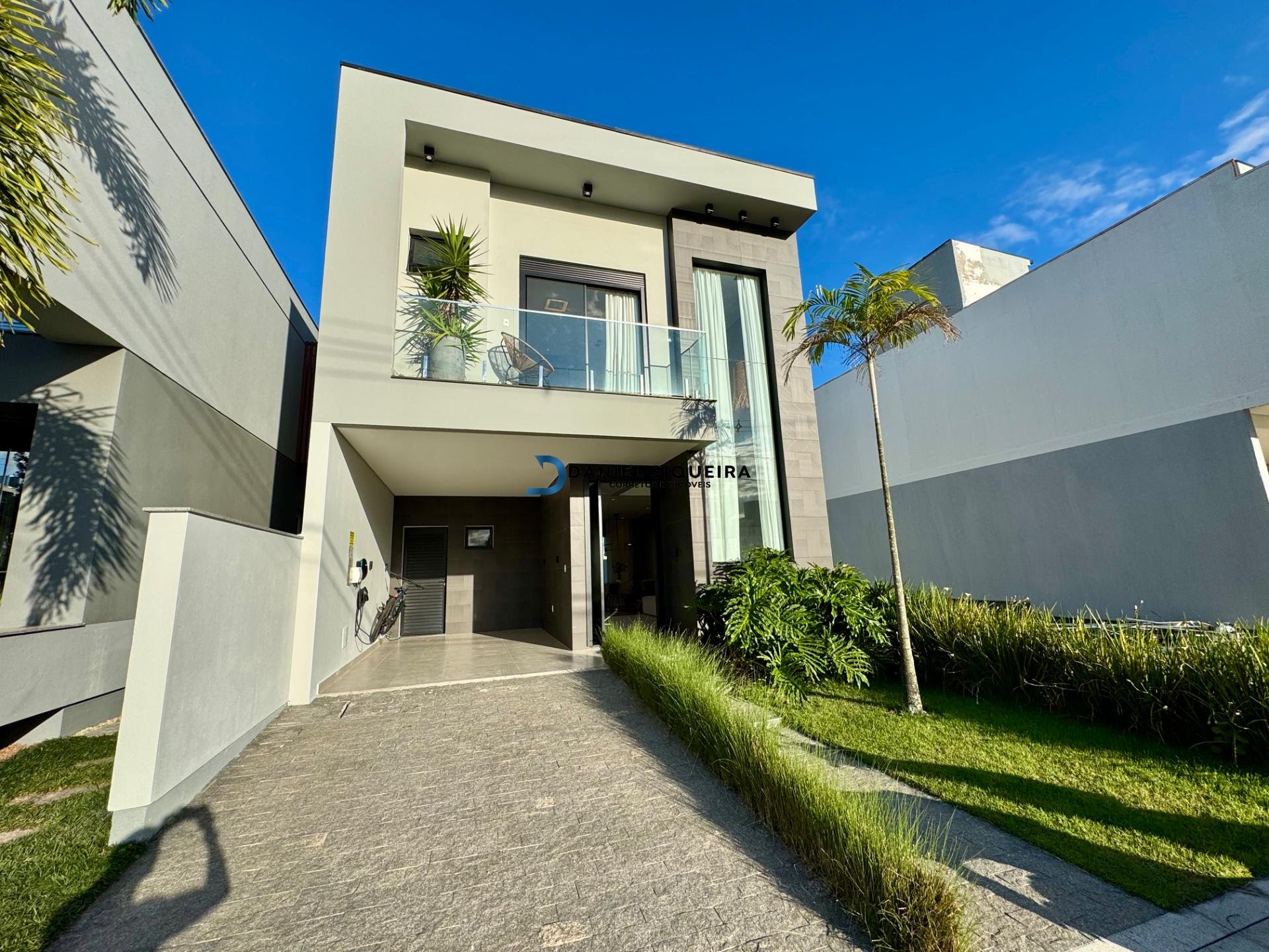 Casa à venda com 3 quartos, 2 banheiros, 2 vagas e 169m² no Bairro Deltaville, Biguaçu — foto principal