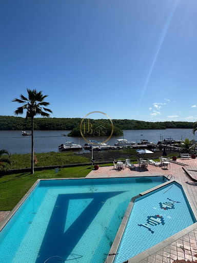 Casa à Venda em Campinho, Porto Seguro: 2 Suítes, 100m², R$850mil