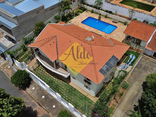 Casa com edícula em Jd Itaquerê  -  São Pedro