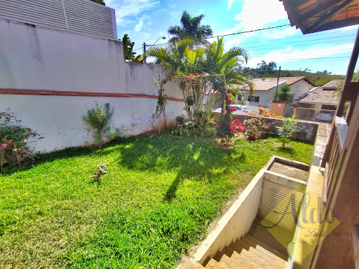 Casa com edícula em Jardim Iporanga  -  Águas de São Pedro
