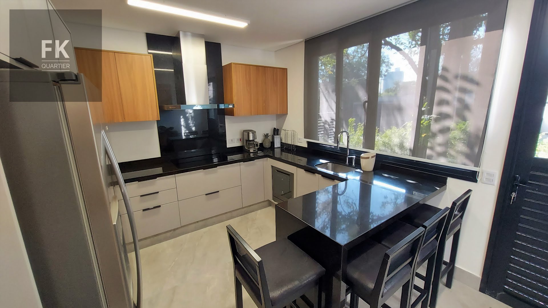 Casa à venda com 4 quartos, 4 suítes, 6 vagas e 462m² no Alphaville Residencial Dois, Barueri (SP) — foto 9 de 30