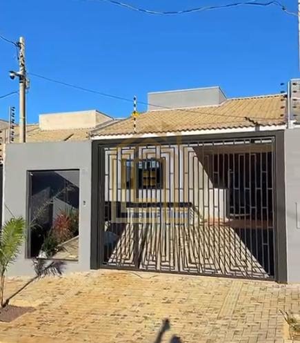 Casa à Venda em Floresta, Cascavel | 2 Dorms, Suíte 70m²
