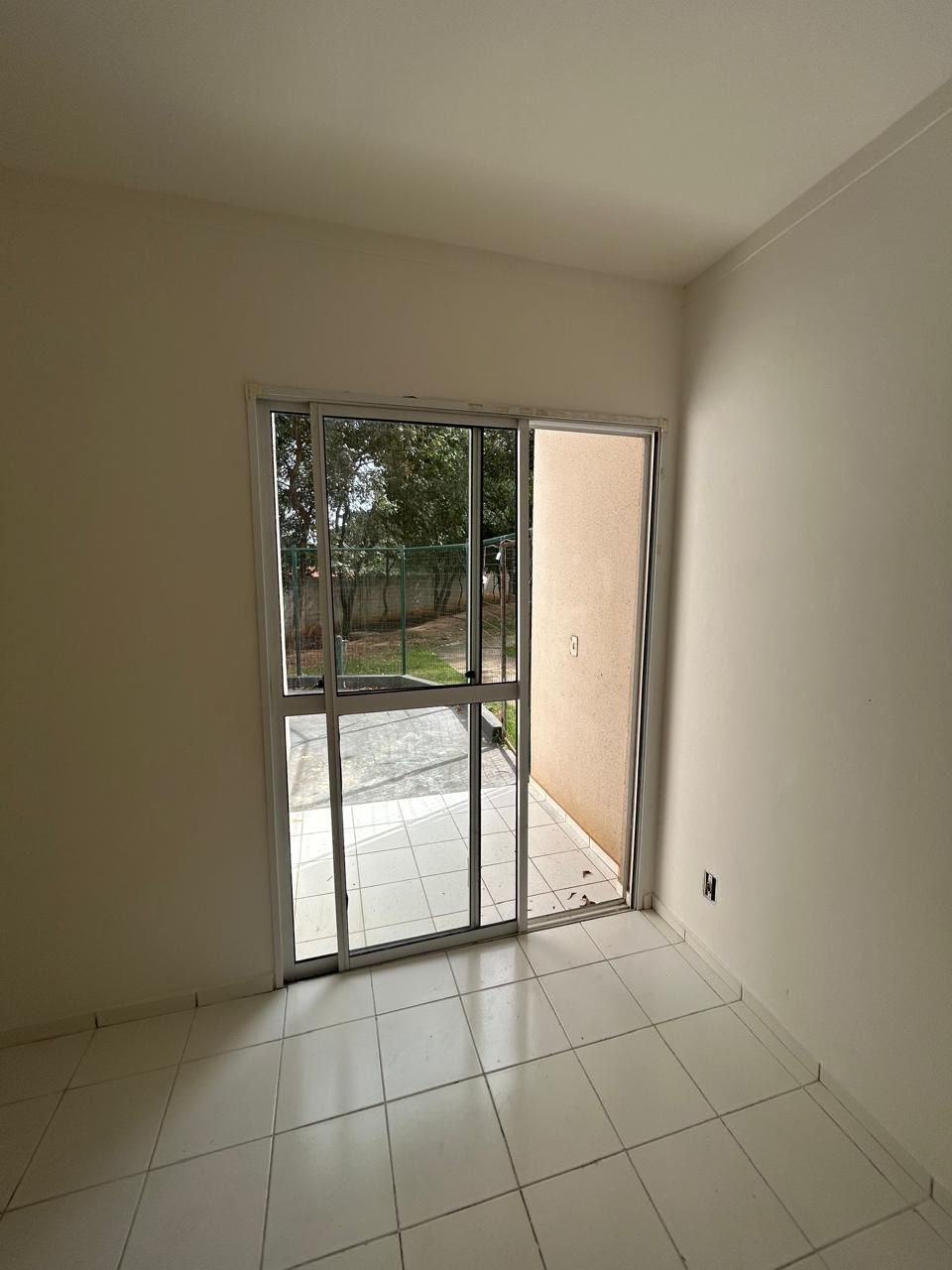 vista sala e saida apto.jpg