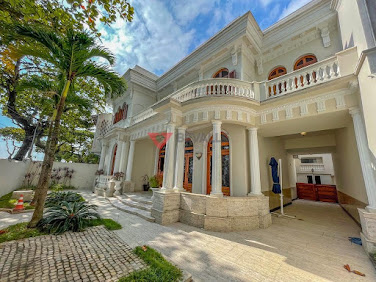 Casa na Urca RJ à Venda: 600m², 4 quartos, 4 vagas 