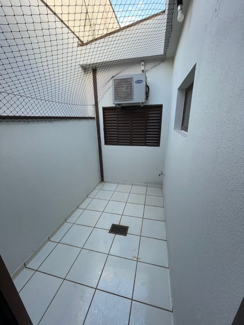 Casa à venda com 3 quartos, 1 suíte, 2 vagas e 121m² no Jardim Anhangüera, Ribeirão Preto (SP) — foto 8 de 20