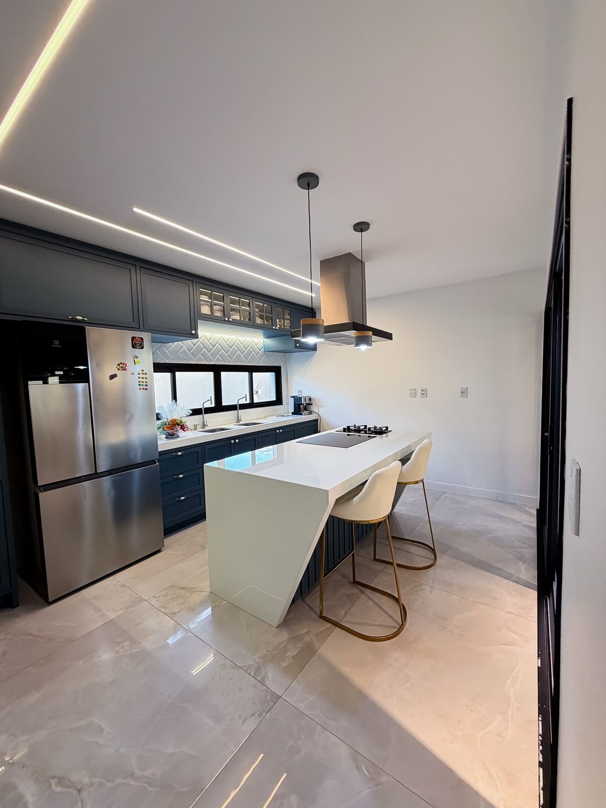 Casa à venda com 3 quartos, 2 suítes, 4 vagas e 280m² no Sim, Feira de Santana (BA) — foto 7 de 26