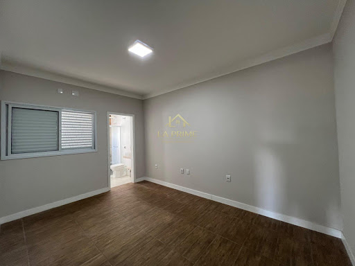 Casa em Condomínio no Jardim Novo Horizonte em Sorocaba, 100m², 03 dormitórios, 01 suíte , 02 vagas de garagem.