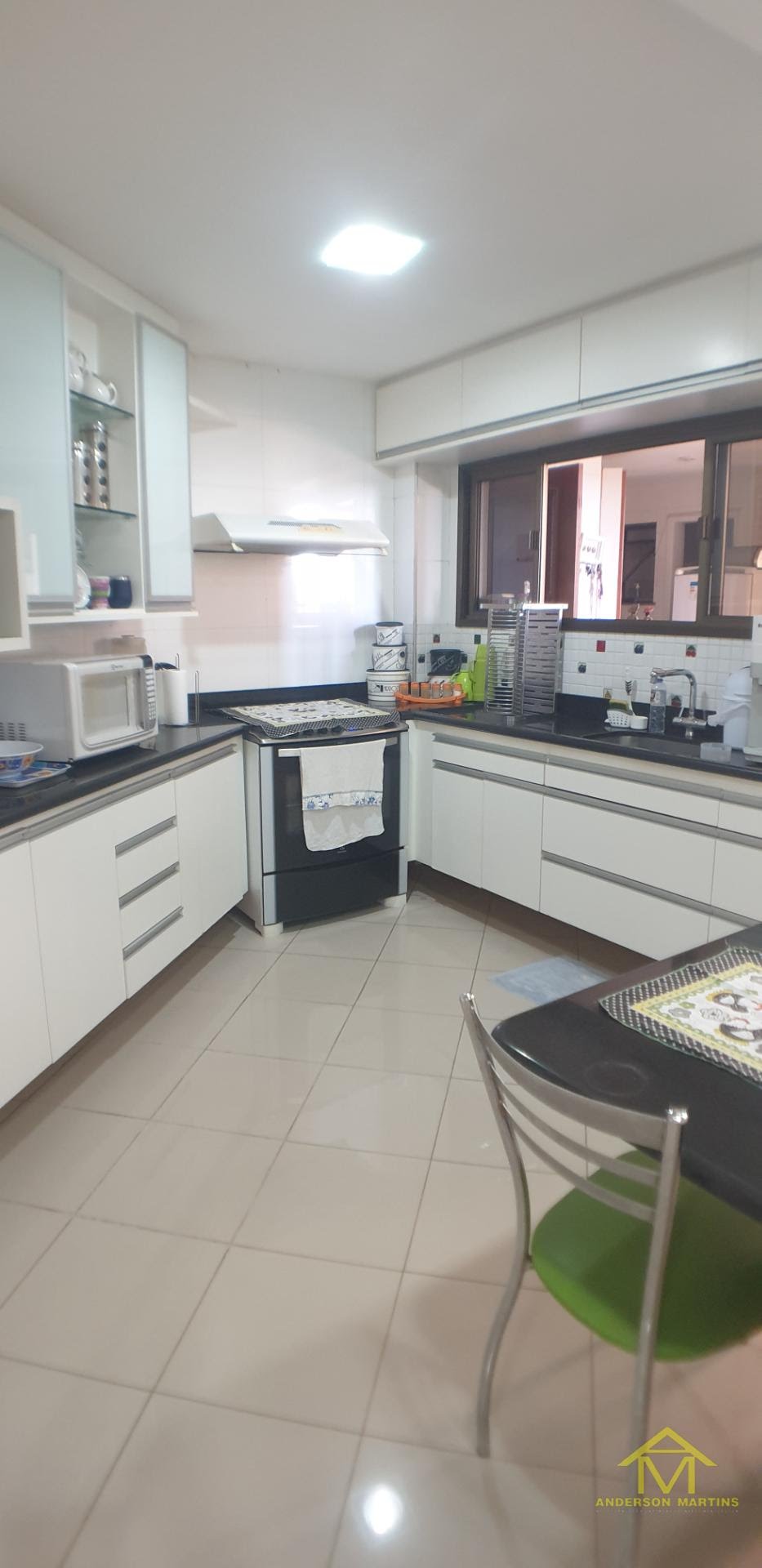 Apartamento à venda com 3 quartos, 4 banheiros, 3 vagas e 241m² no Praia da Costa, Vila Velha (ES) — foto 8 de 16
