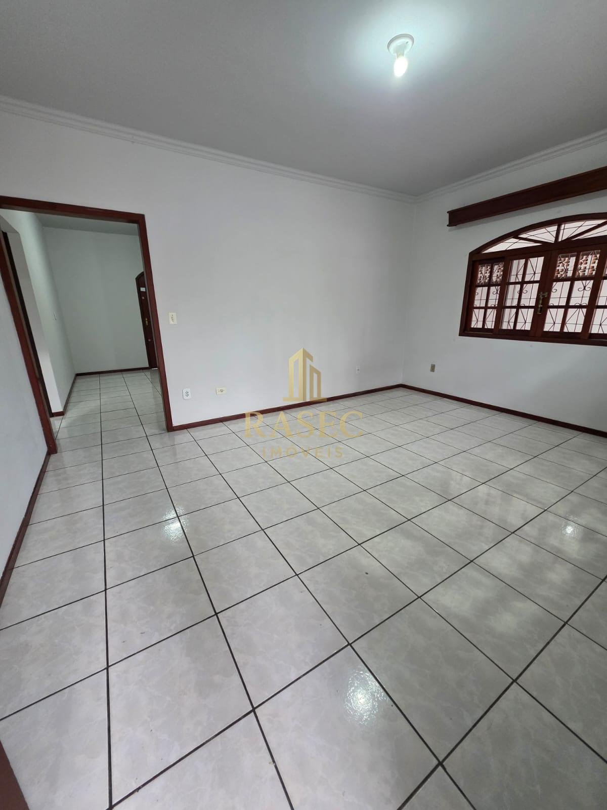 Casa à venda com 3 quartos, 1 suíte, 2 vagas e 250m² no Nações, Balneário Camboriú (SC) — foto 5 de 15
