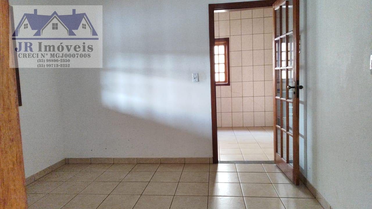 Casa à venda com 3 quartos, 2 banheiros, 3 vagas e 100m² no Centro, Piranguinho (MG) — foto 11 de 28