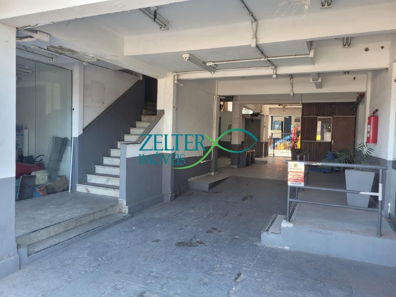 Comercial à venda com 8 banheiros e 6000m² no Olaria, Rio de Janeiro (RJ) — foto 2 de 27