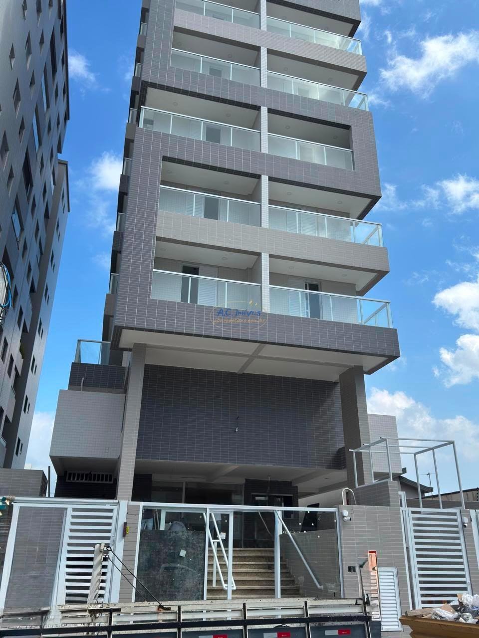 Apartamento para alugar com 2 quartos, 2 banheiros, 1 vaga e 70m² no Canto do Forte, Praia Grande — foto principal