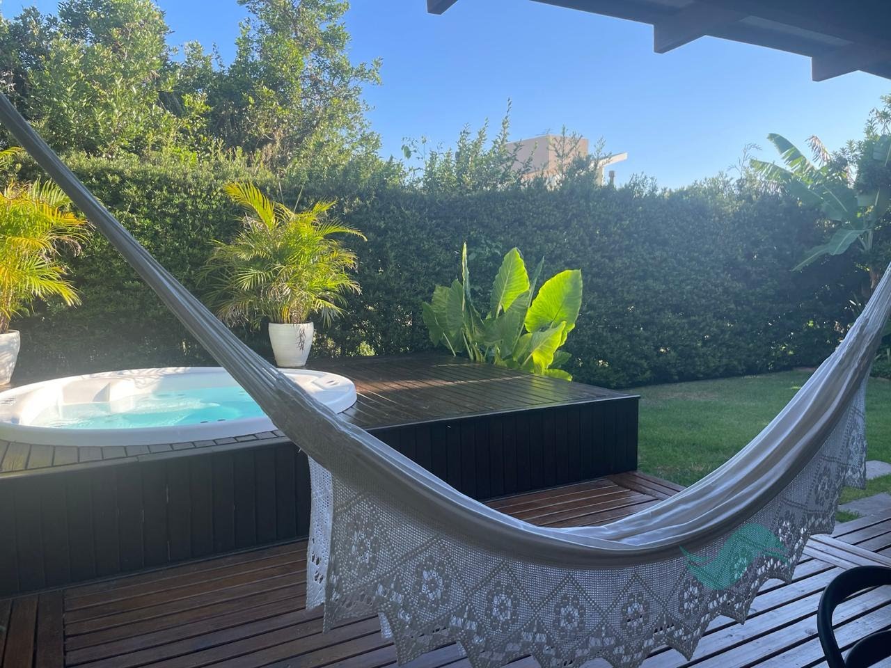 Casa à venda com 4 quartos, 4 suítes, 2 vagas e 400m² no Jurerê, Florianópolis (SC) — foto 24 de 26