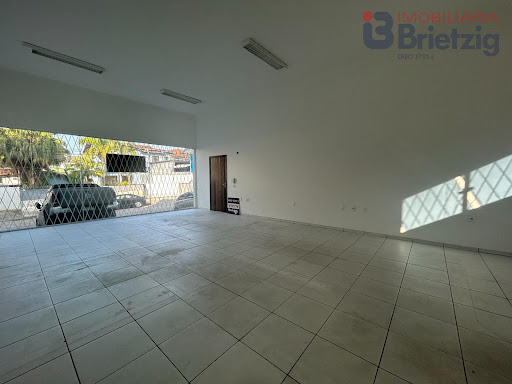 Sala no Glória, Joinville, com 60m² de área útil para locação por R$ 2.500+taxas/mensal. Ótima oportunidade!
