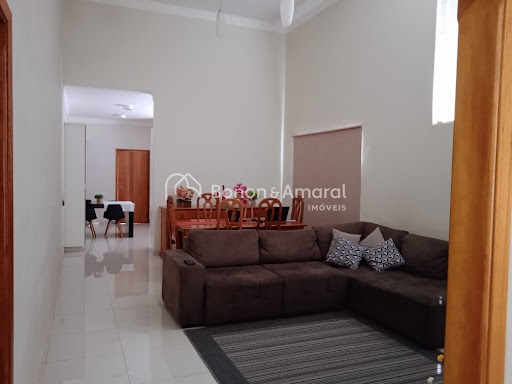 Casa, 3 quartos, 237 m² - Foto 1