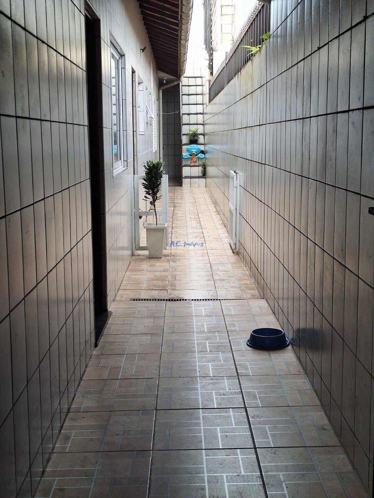 Casa à venda com 3 quartos, 2 suítes, 2 vagas e 121m² no Nova Mirim, Praia Grande (SP) — foto 8 de 23