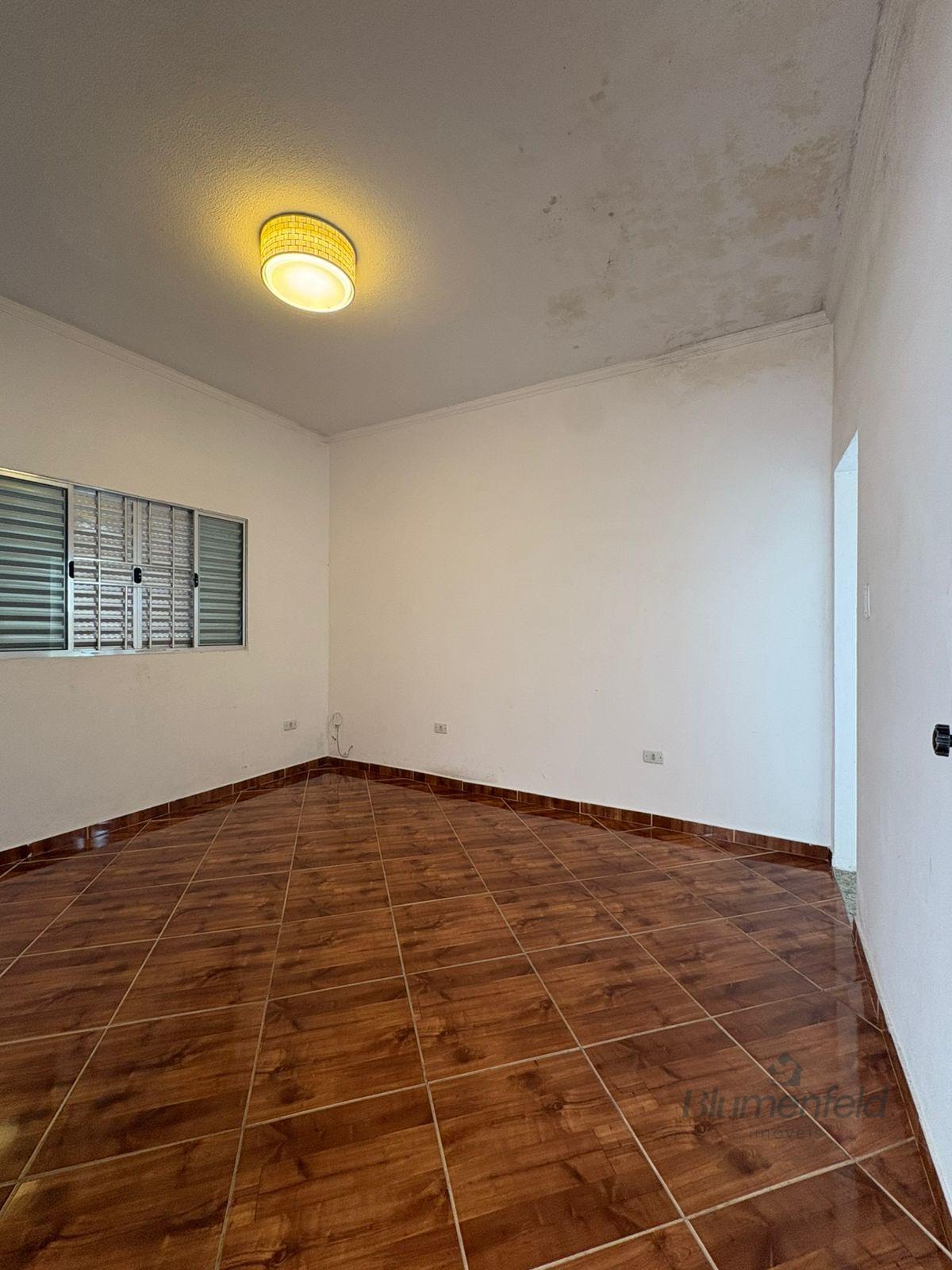 Casa à venda com 4 quartos, 1 suíte, 6 vagas e 200m² no Nova Arujá, Arujá (SP) — foto 4 de 23