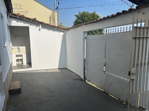 Garagem e quintal