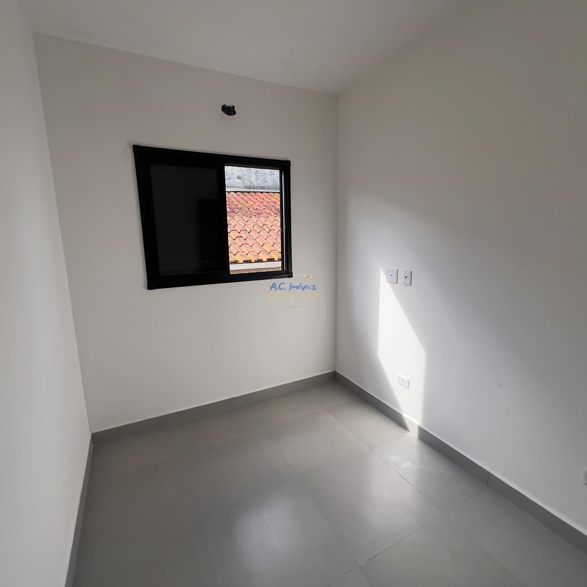 Casa à venda com 2 quartos, 2 banheiros, 1 vaga e 55m² no Jardim Imperador, Praia Grande (SP) — foto 13 de 18