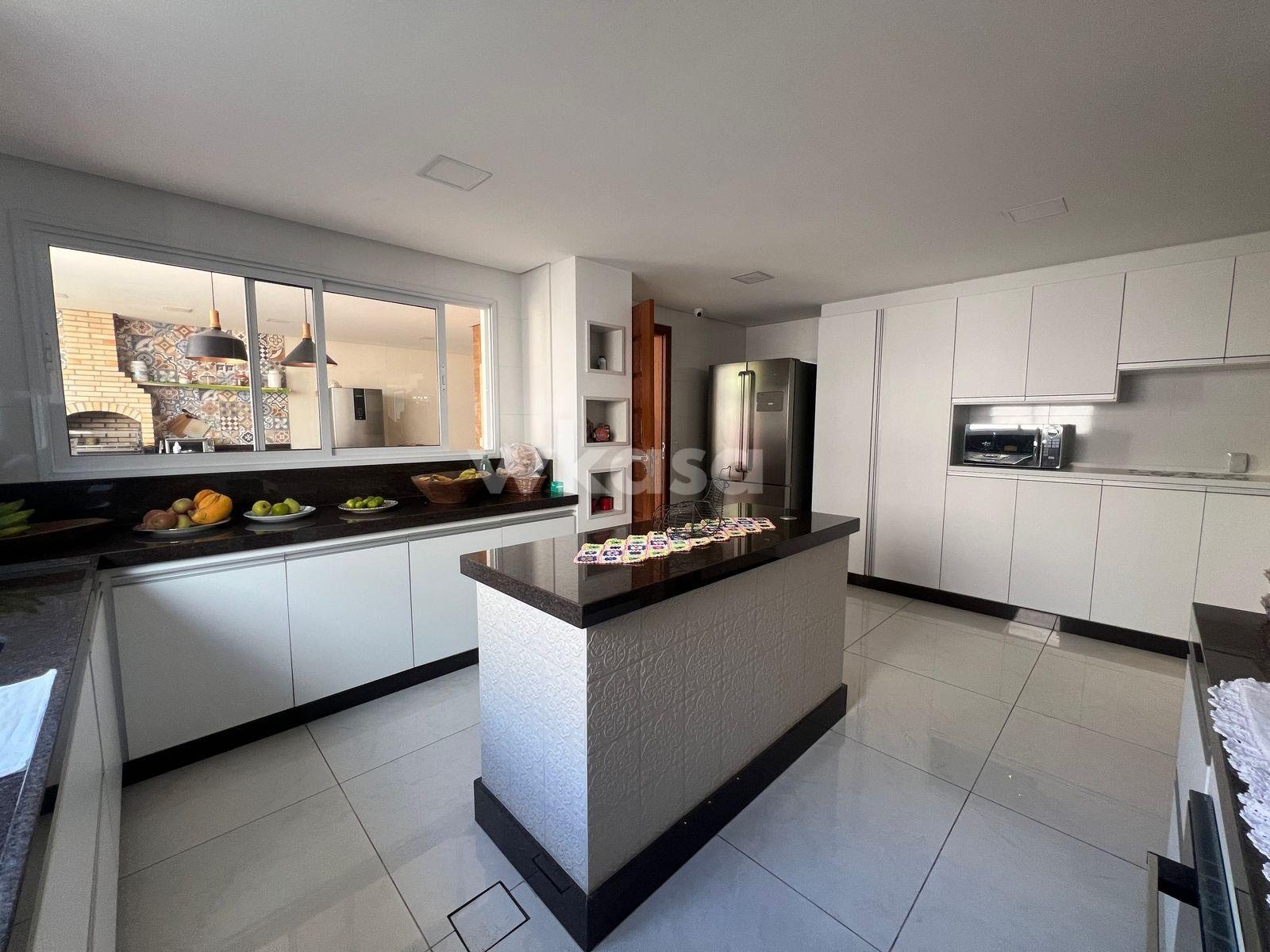 Casa à venda com 3 quartos, 1 suíte, 3 vagas e 259m² no Parque Residencial Laranjeiras, Serra (ES) — foto 12 de 30