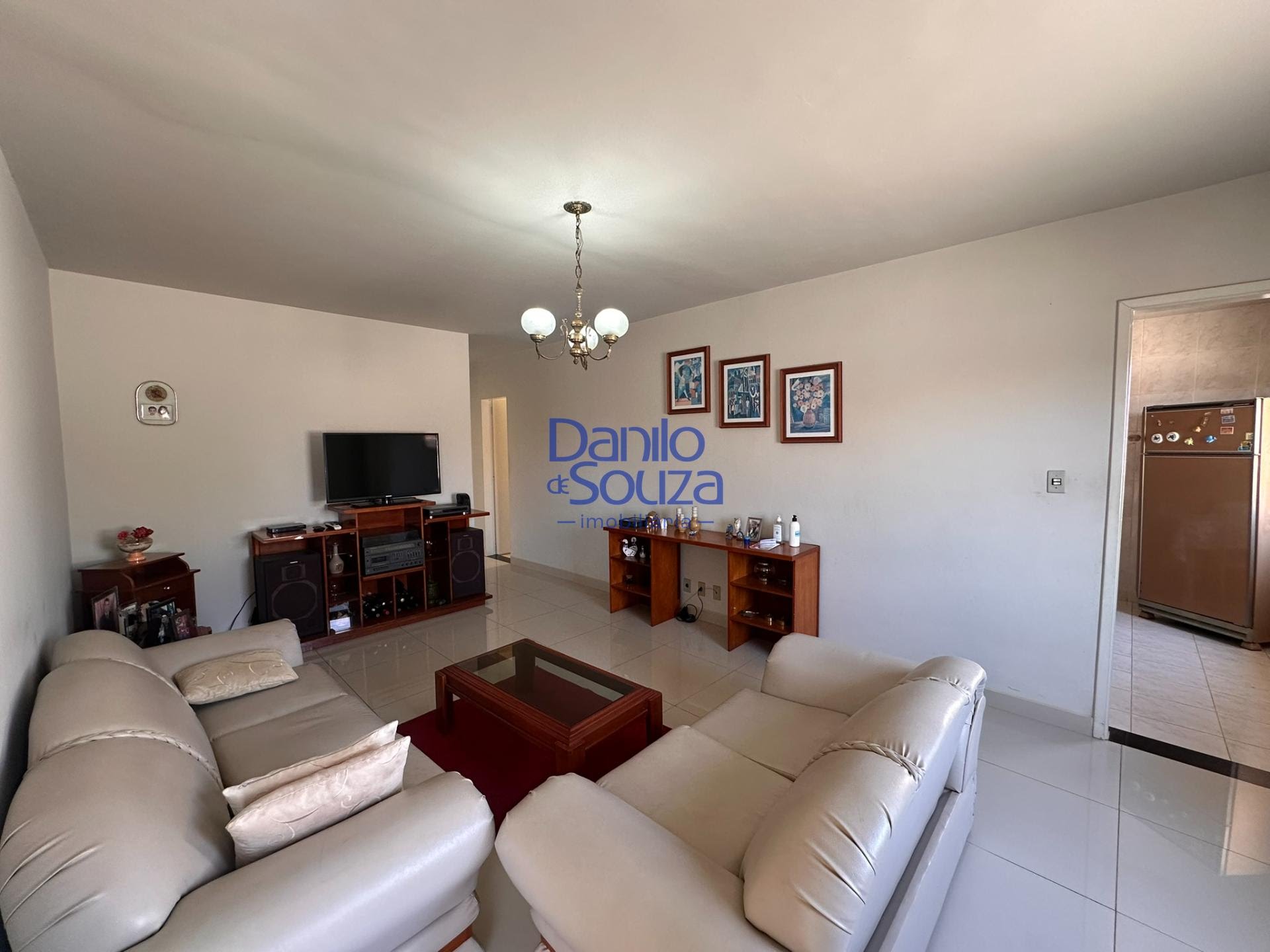 Casa à venda com 3 quartos, 1 suíte, 2 vagas e 360m² no Recanto das Mangueiras, Araxá (MG) — foto 6 de 13