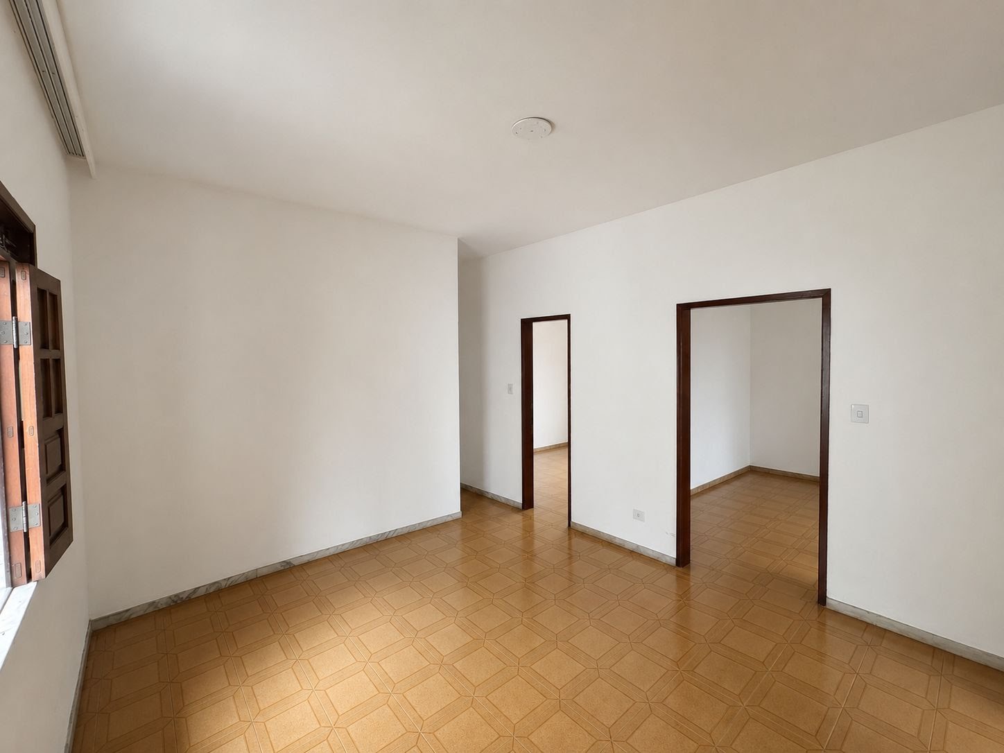 Casa à venda com 3 quartos, 2 suítes, 3 vagas e 180m² no Serraria Brasil, Feira de Santana (BA) — foto 4 de 18